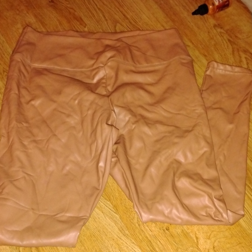 Hot Kiss Tan Leggings